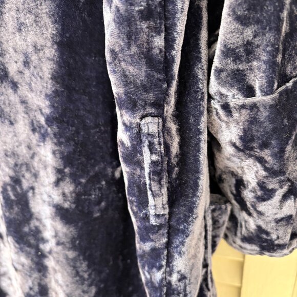 Pottery Barn Teen Harry Potter Ravenclaw bathrobe S/M purple velvet *flaw* - Picture 9 of 9